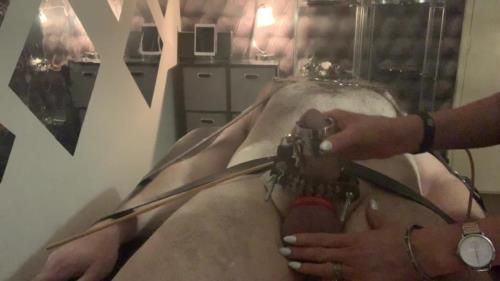 Video Of A Cock Clamped With Spikes At Top End And Base