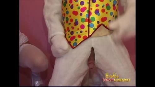 Blonde Cutie Gets Her Wet Pussy Satisfied By A Horny Bunny