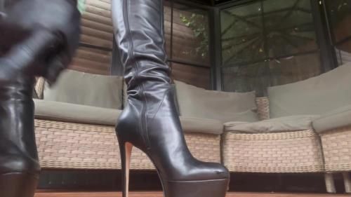 Gynarchy Goddess - Clean My Leather Boots POV