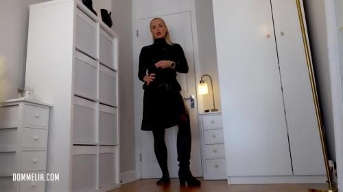 Goddess Dommelia - Obsessed With My Boots