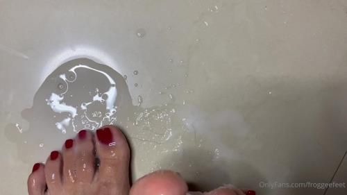 Cumming On My Red Toes And Than Pouring 25 Cum Loads On My Toes - Froggee Feet