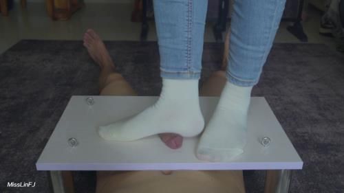 MissLinFJ - Jeans And White Socks Crush Cock