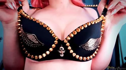 Goddess Blonde Kitty - Lips Tits and Nails Addict