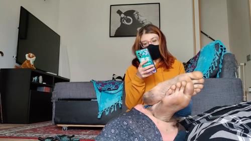 Goddess Grazi - Go Suck My Big Feet